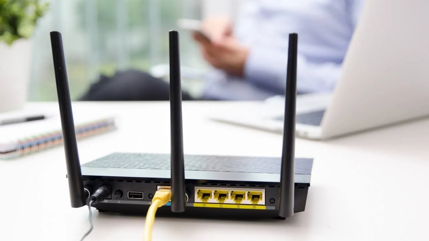 Cách kiểm tra tình trạng kết nối của cáp quang wifi.jpg