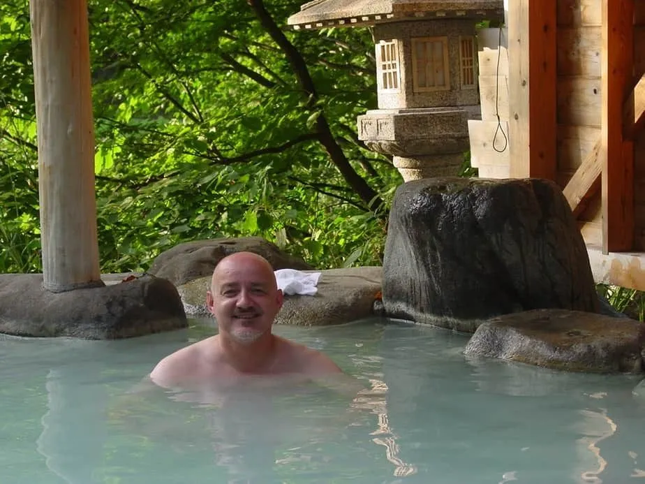 Tắm Onsen rất tốt cho sức khỏe.jpg