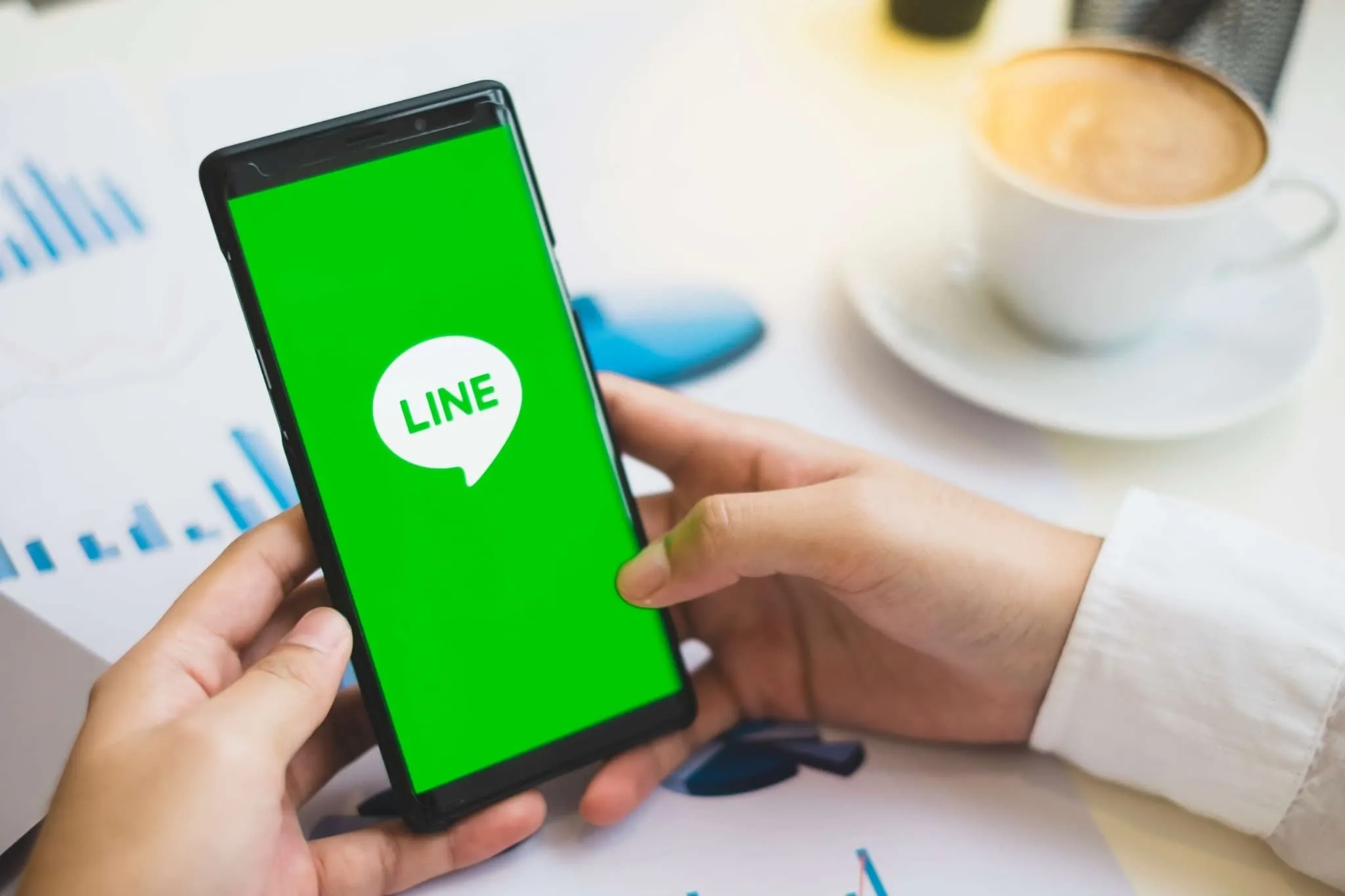 line sim mobie.jpg